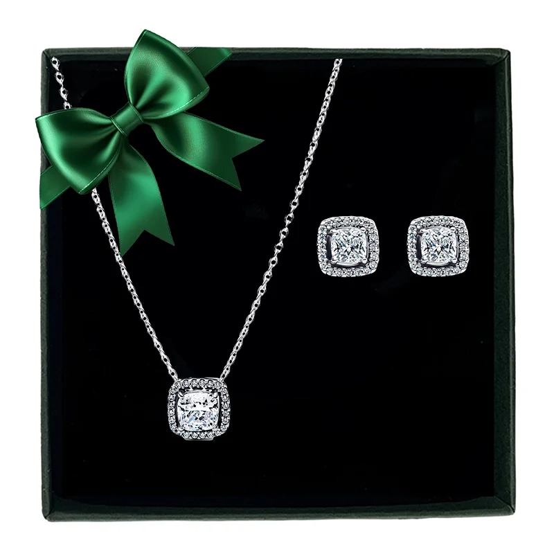 PANDORA - Presentset Glittrande Fyrkantig Halo