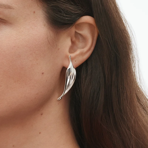 SS25_ECOM_ON-MODEL_VIVIANNA_EARRING_20001650_Close-ups