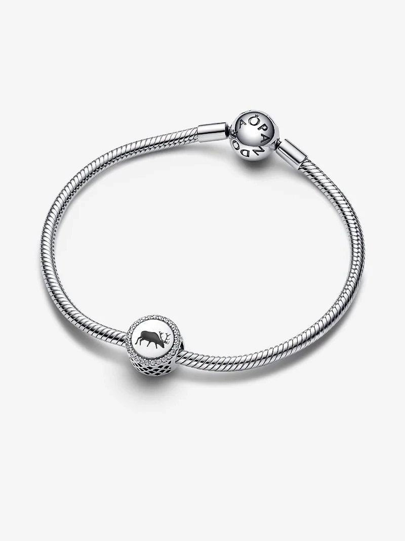 verziert mit 54 Zirkonia-Steinen und Rautenformen. Nordisches Design von Pandora