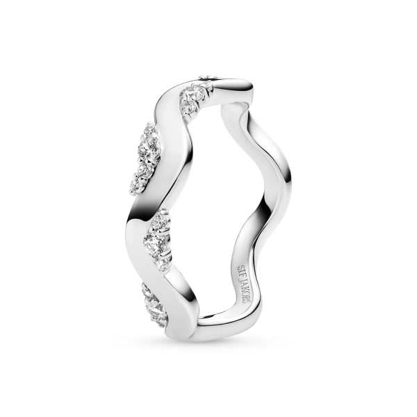 Ellera Waves Altro Ring i silver med vågformad design och glittrande cubic zirconia-stenar