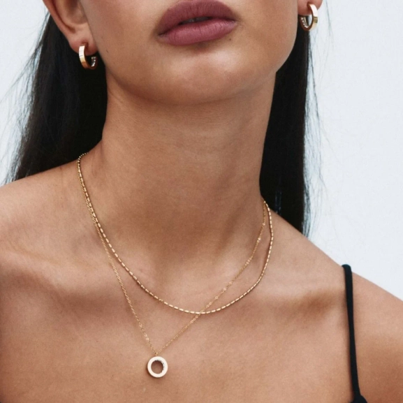 Halsband i 14K guldplätering med eleganta