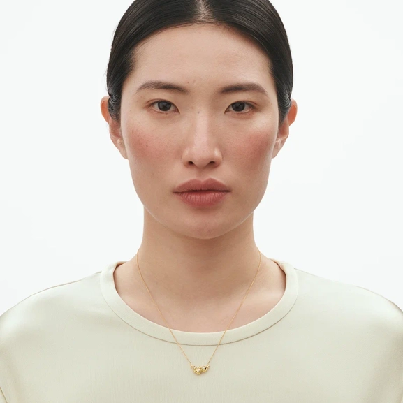 SS25_ECOM_ON-MODEL_MOONLIGHT GRAPES_PENDANT_20001195