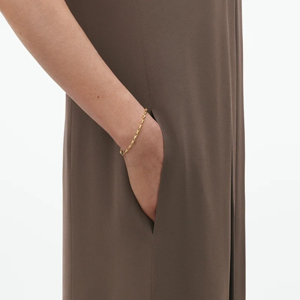 SS25_ECOM_ON-MODEL_REFLECT_EXTRA_SLIM_BRACELET_20001843