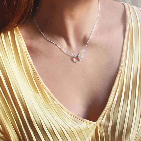 Les Amis Small Single Necklace - Drakenberg Sjölin Halsband - Snabb frakt & paketinslagning - Nordicspectra.se