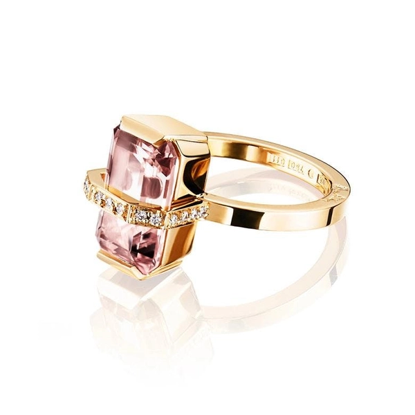 Little Bend Over Morganite Gold - Efva Attling ringar - Snabb frakt & paketinslagning - Nordicspectra.se