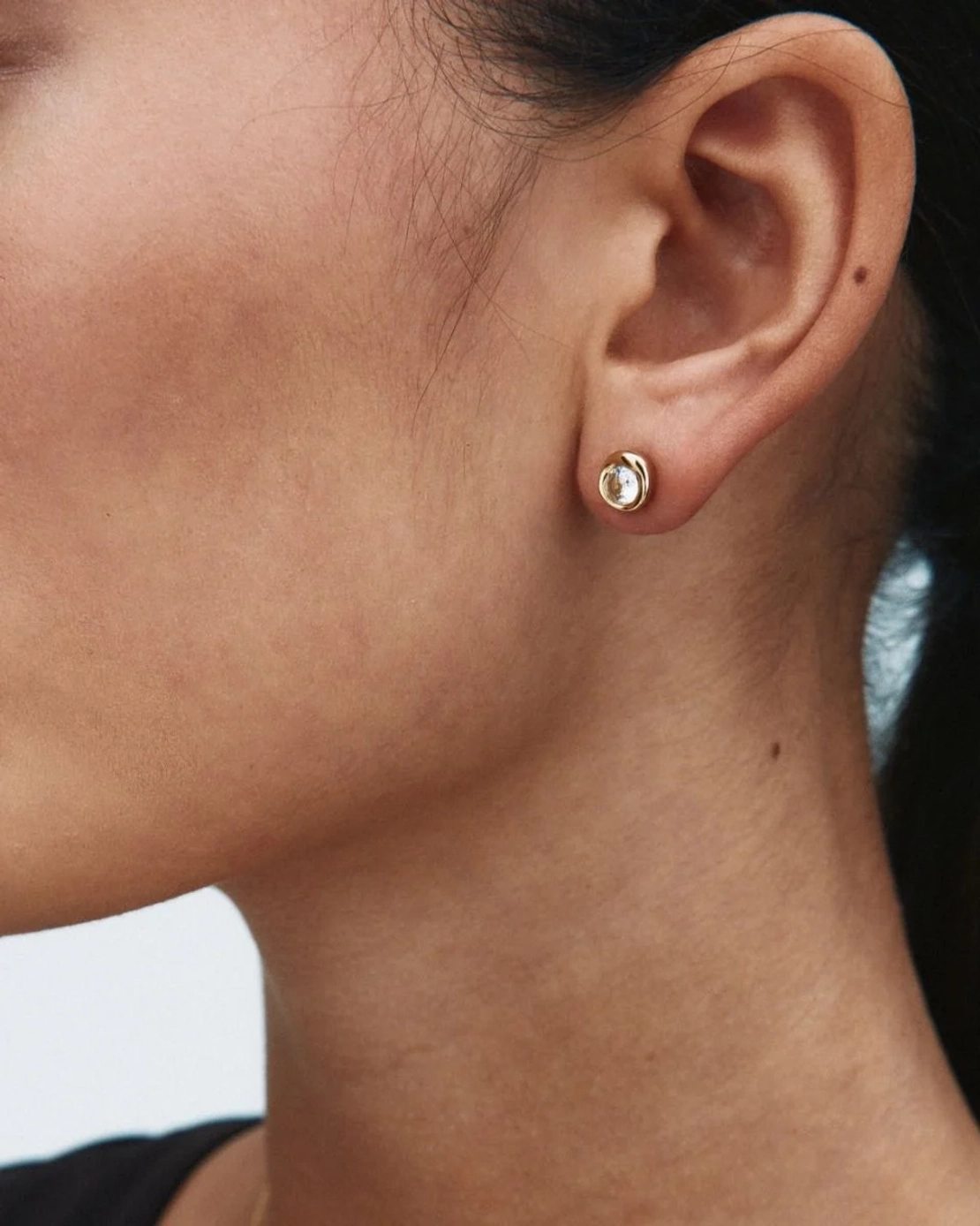 levereras handinslaget som present.