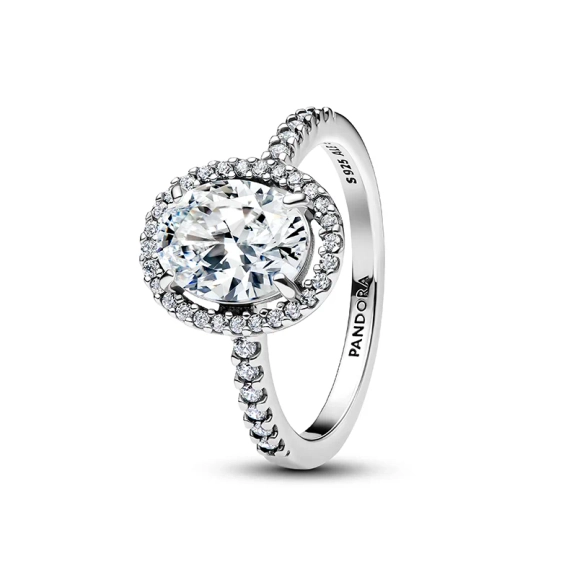 Pandora Timeless Oval Sparkling Halo Statement-Ring aus Sterlingsilber mit einem großen Stein in der Mitte und einem brillanten Rand aus kleinen Steinen. Perfekt für einen zusätzlichen Hauch von Glamour und zum Kombinieren mit anderem Schmuck.