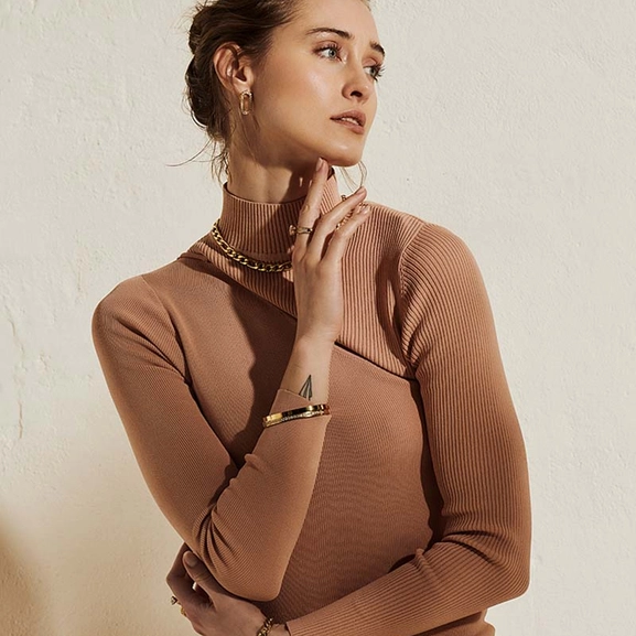SASHA Kort Halsband Guld - Astrid & Agnes - Snabb frakt & paketinslagning - Nordicspectra.se