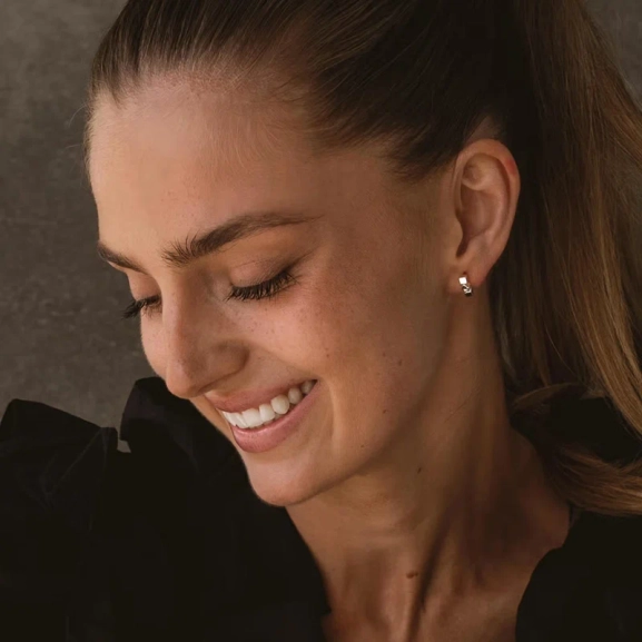 Presentset med halsband och örhängen i sterlingsilver från Efva Attlings kollektion Dice