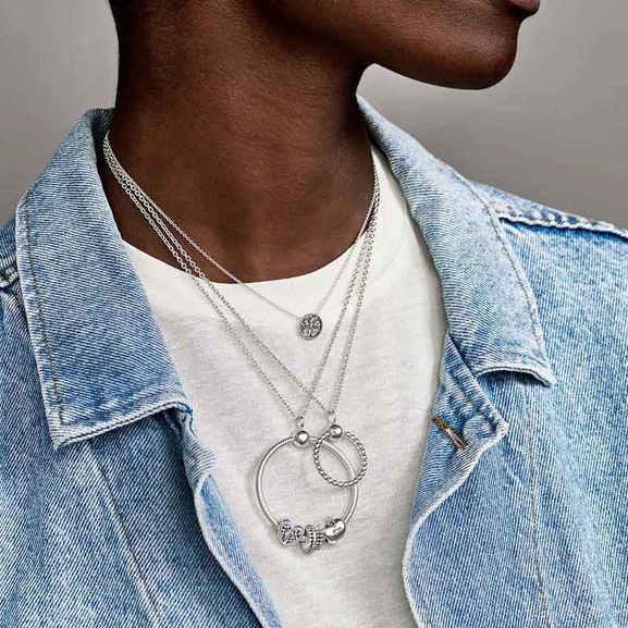 „Mum Of The Year“ Herz-Charm von PANDORA, Schneller Versand - Nordicspectra.de