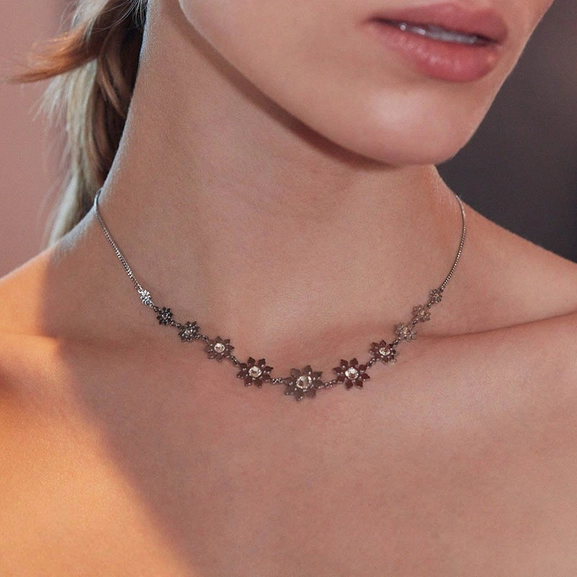 Snowflake Necklace Maxi Gold - Edblad - Snabb frakt & paketinslagning - Nordicspectra.se