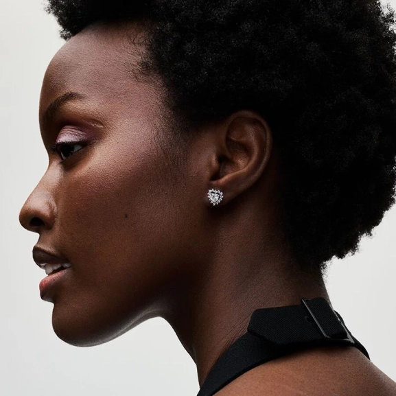 SS24_A_PDP_Model_Single_24_1x1_RGB