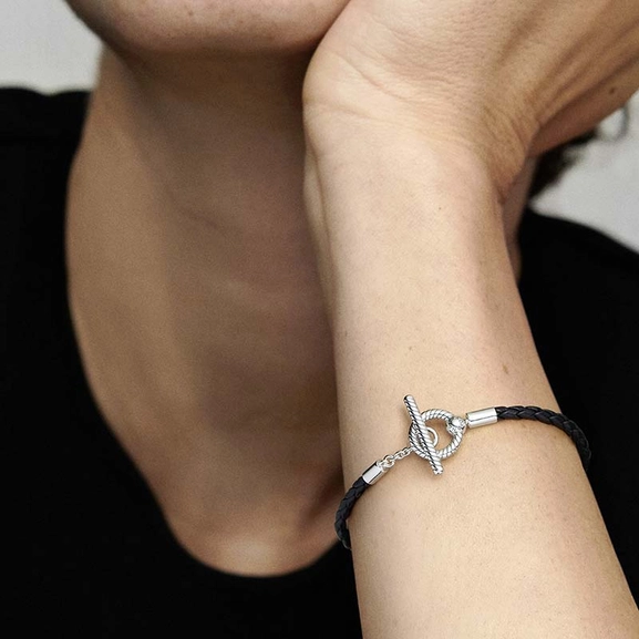 Pandora Moments Braided Leather T-bar Bracelet - PANDORA - Snabb frakt & paketinslagning - Nordicspectra.se