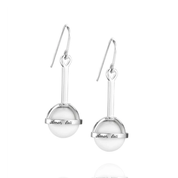 Amor Fati Globe Earrings - White Agate - Efva Attling örhängen - Snabb frakt & paketinslagning - Nordicspectra.se