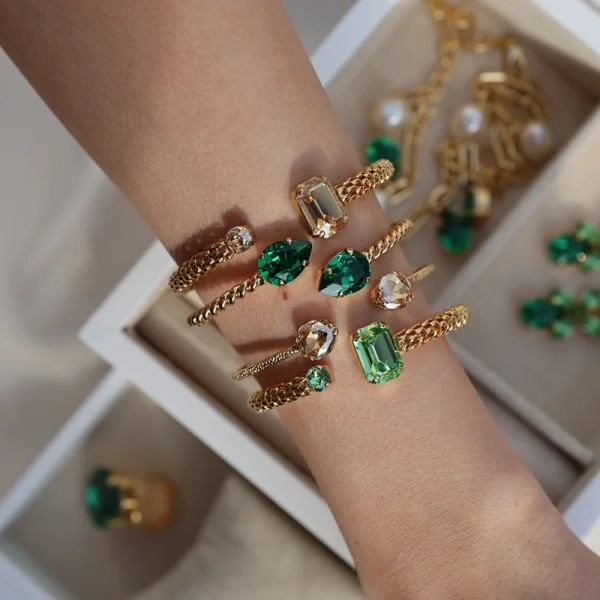 Daria Bracelet Gold Peridot - Caroline Svedbom - Snabb frakt & paketinslagning - Nordic Spectra
