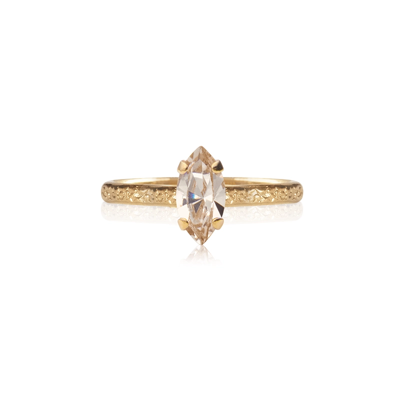 Caroline Svedbom – Petite Navette Ring Gold Light Silk