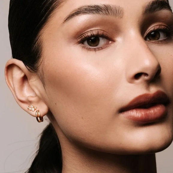 Sweetest Stacking Combo Guld: Två par örhängen i 18K guldpläterad mässing med cubic zirconia