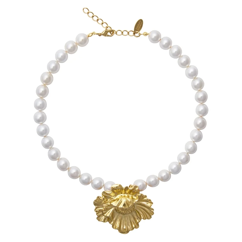 Caroline Svedbom – Bibi Pearl Choker Gold Pearl