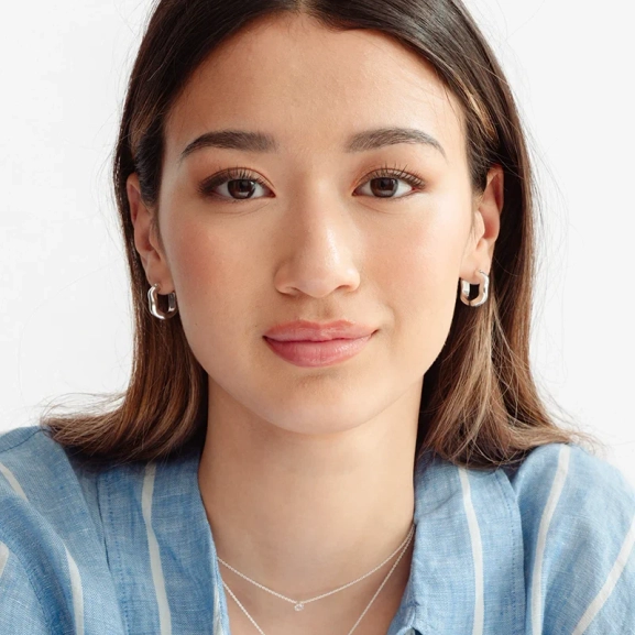 Bolded Wavy Earrings Silver - Syster P - Snabb leverans & Gratis paketinslagning - Nordic Spectra