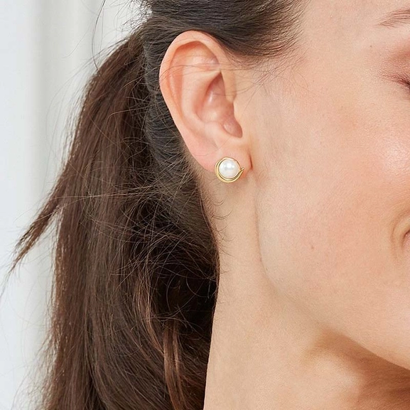 Parisian Pearl Studs Gold - Edblad - Snabb frakt & paketinslagning - Nordicspectra.se