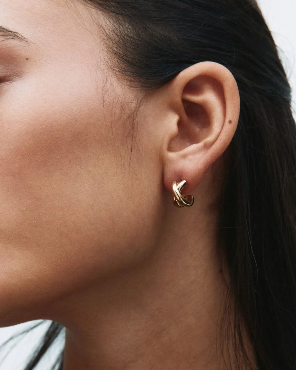eleganta hoops i 14K guldplätering från Edblad