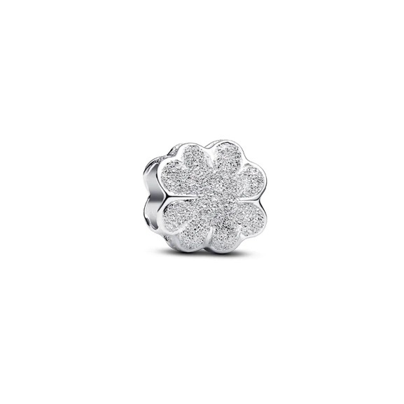 Bezaubernder Kleeblatt-Anhänger von Pandora aus glänzendem Sterlingsilber