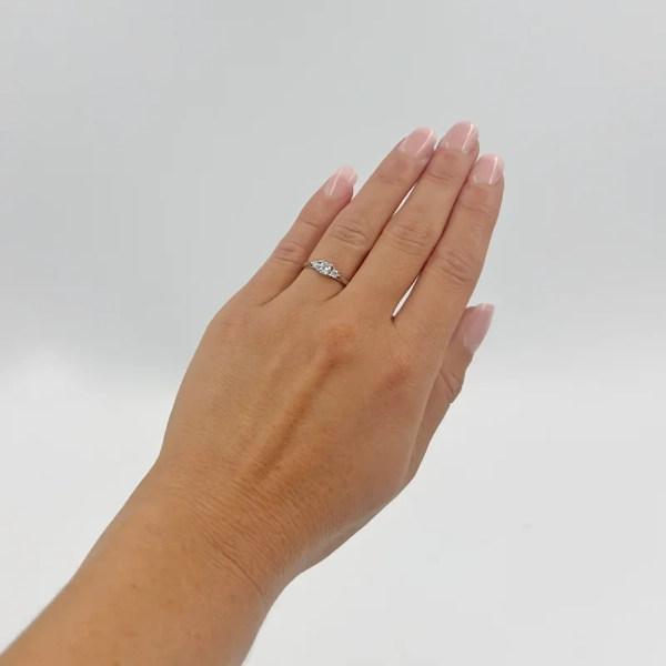 Eterna 16 Vitguld - Vigsel- & förlovningsringar - Schalins - Fri storleksändring* - Nordic Spectra