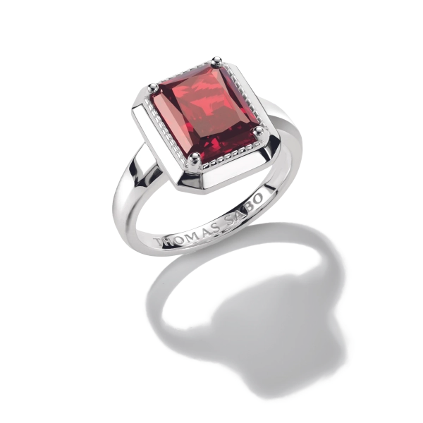 Elyndra oktagonring från Thomas Sabo i silver med röd oktagonslipad cubic zirconia