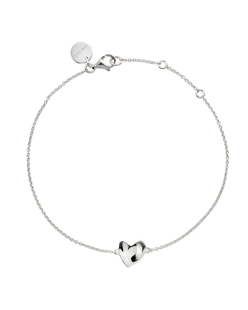 Friends Herzarmband Silber – Armband aus recyceltem Silber mit gehämmertem Herz