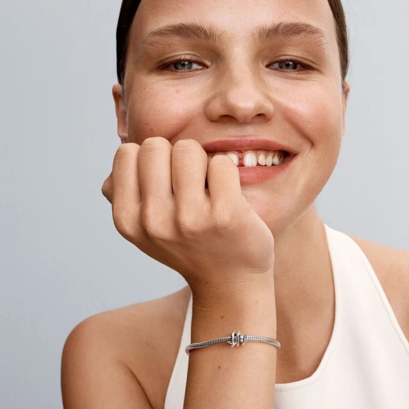 793665C01-berlock-pil-2