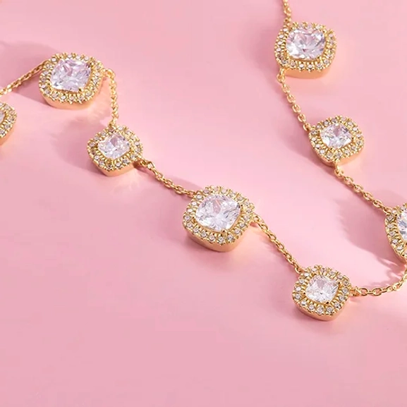 Glamorous Multi Halsband Guld - Carolina Gynning - Moderna smycken med en betydelse - Nordic Spectra