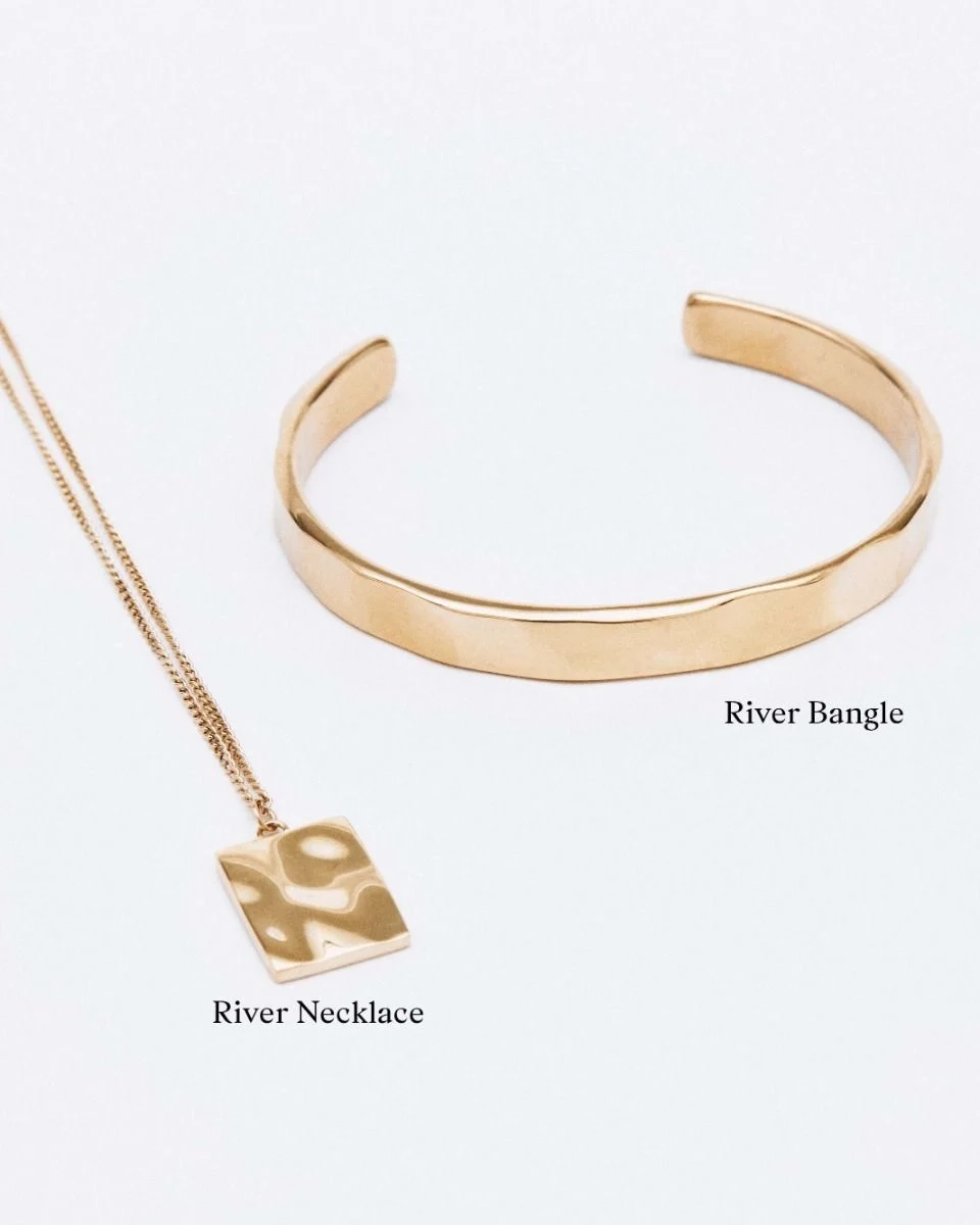 Armband i 14K guldplätering med hamrad