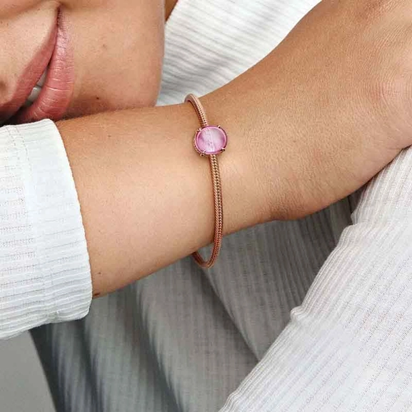 Rosafarbenes Ovales Cabochon-Charm von PANDORA, Schneller Versand - Nordicspectra.de