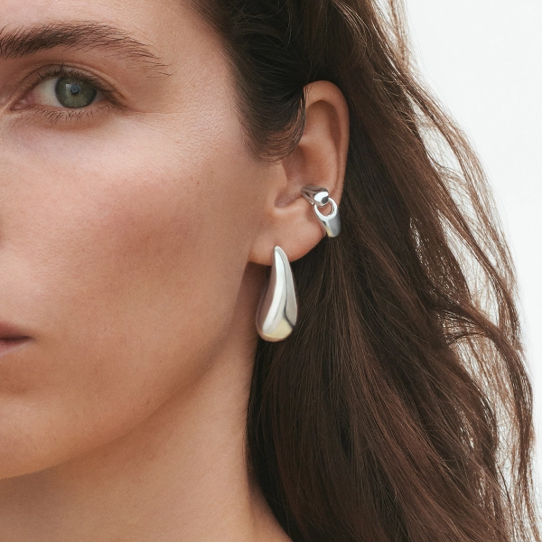 GJ_SS25_ECOM_SHOOT_REFLECT_EARRING_20001660_20001300_Close-up