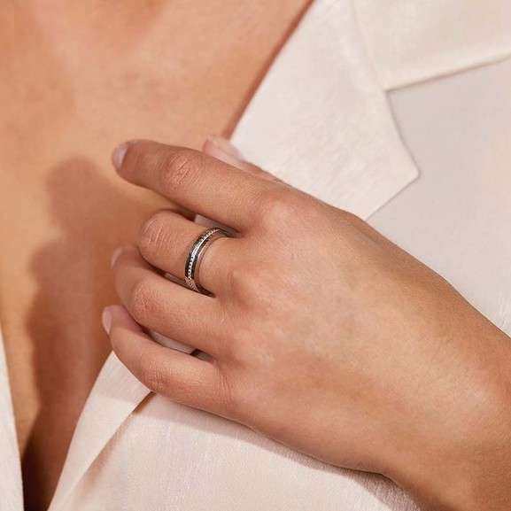 Josefin Ring Steel - Edblad - Snabb frakt & paketinslagning - Nordicspectra.se