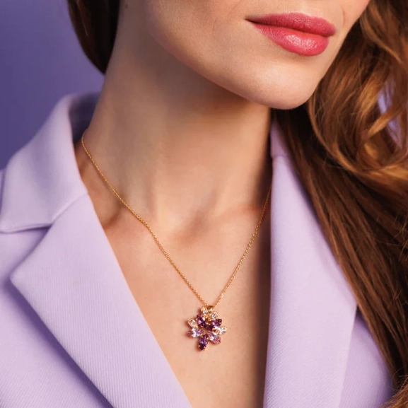 Melia Necklace Gold Violet Combo - Maria Black - Snabb frakt & paketinslagning - Nordic Spectra