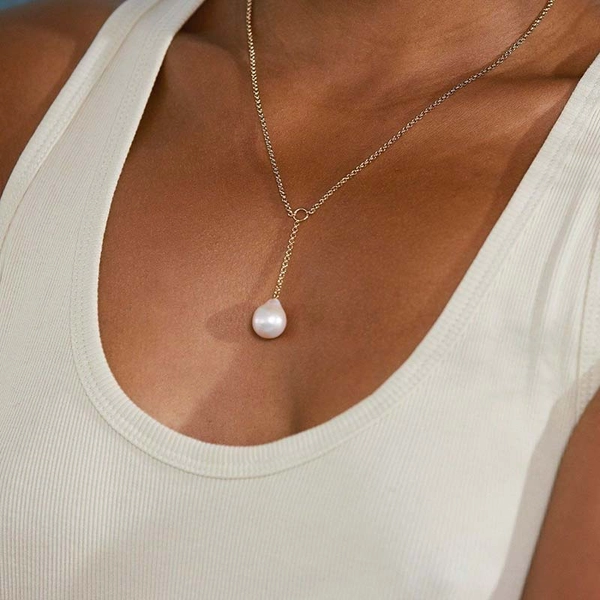 Trellis Y Necklace Gold - Edblad - Snabb frakt & paketinslagning - Nordicspectra.se