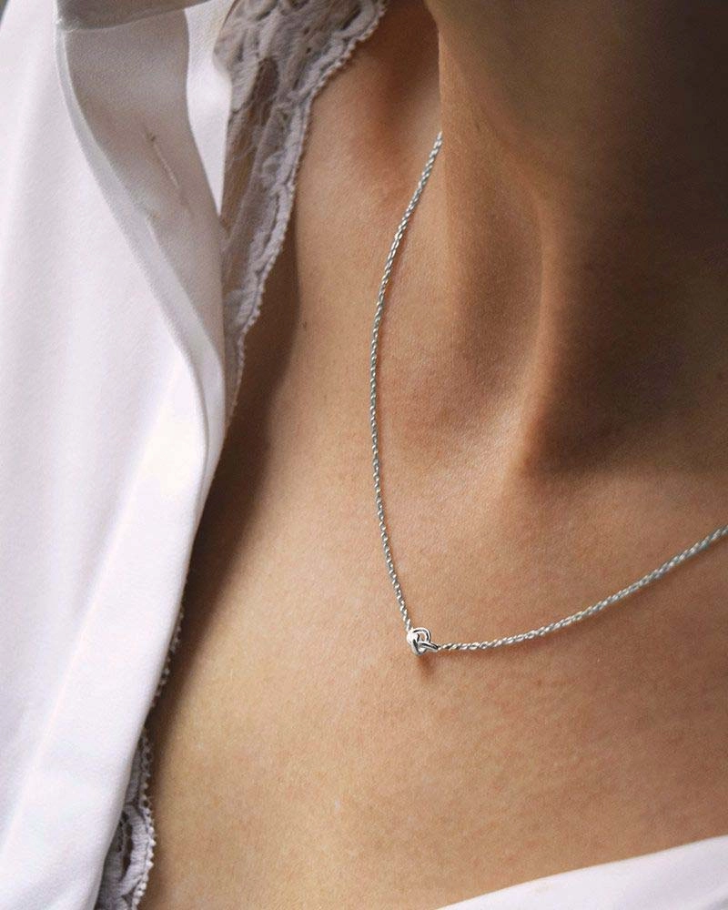 Le Knot Drop Necklace - Drakenberg/Sjölin - Suuri valikoima & ilmainen lahjapaketointi - Nordicspectra.fi