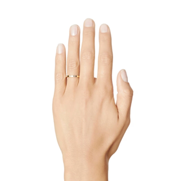alliansring i platina med tre princesslipade diamanter