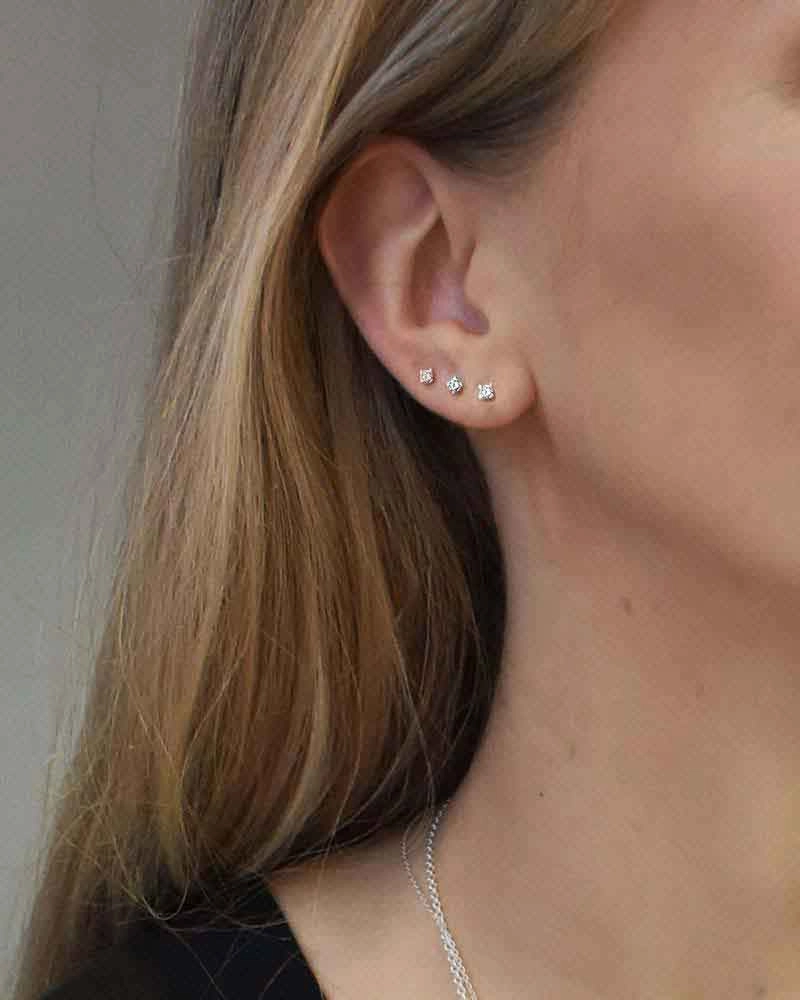 Diamond Sky Drop Studs - Drakenberg Sjölin Örhängen - Snabb frakt & paketinslagning - Nordicspectra.se