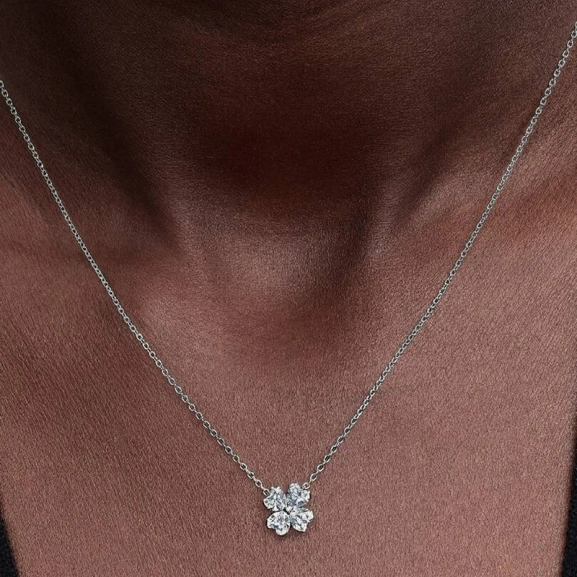 eleganter und zeitloser Schmuck.