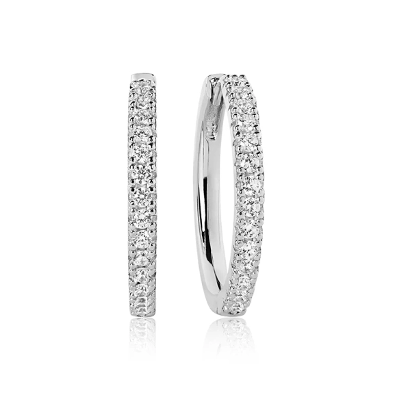Ellera Grande Örhängen i silver med gnistrande Cubic Zirconia-stenar från Sif Jakobs Ellera-kollektion.