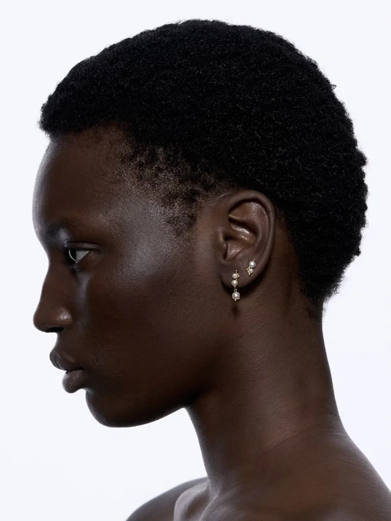 Shibuya San Studs Gold - Maria Black - Snabb frakt & paketinslagning - Nordic Spectra