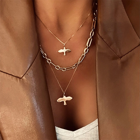 Mini Dove Necklace Gold - Emma Israelsson - Suuri valikoima & ilmainen lahjapaketointi - Nordicspectra.fi