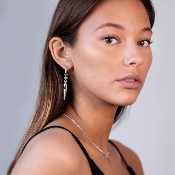 Juno Long Single Earring Silver - Syster P - Snabb leverans & Gratis paketinslagning - Nordic Spectra