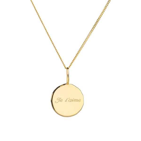 Je T'aime Coin Gold-halsband i 18K guldförgylld mässing med runt hänge graverat "Je t’aime"