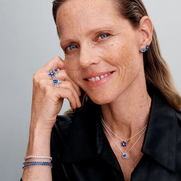 Glittrande Fyrkantig Blå Halo Ring - PANDORA - 1-2 dagar leverans - Gratis paketinslagning