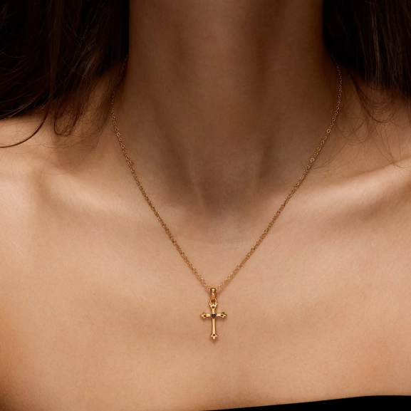 kultaa ja mustaa spinelliä