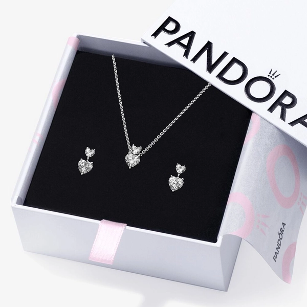 Presentset Strålande Kärlek - PANDORA - Snabb frakt & paketinslagning - Nordicspectra.se