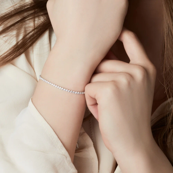 säädettävä istuvuus tyylikkääseen tyyliin.